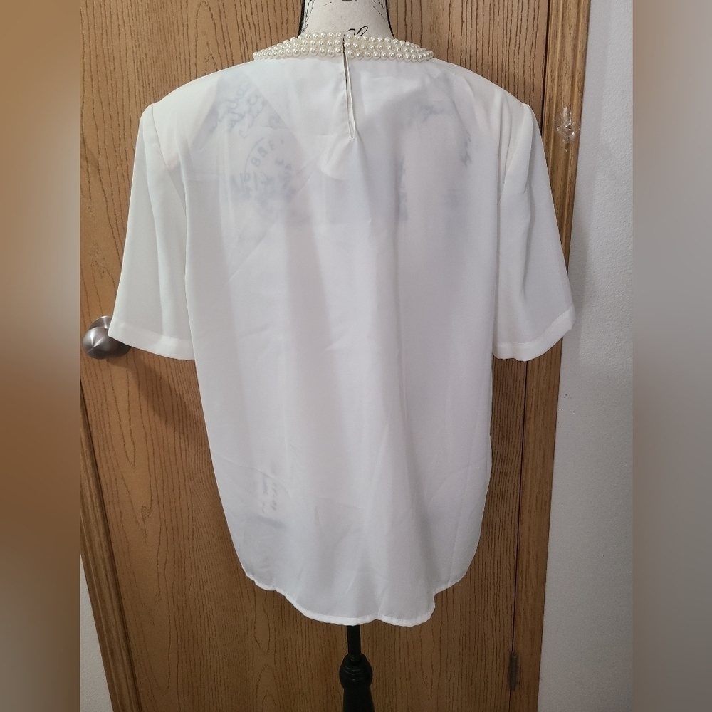 Sellecca Vintage 80s Pearl Neckline Shoulder Pad Business Dressy Elegant Blouse - Picture 3 of 4
